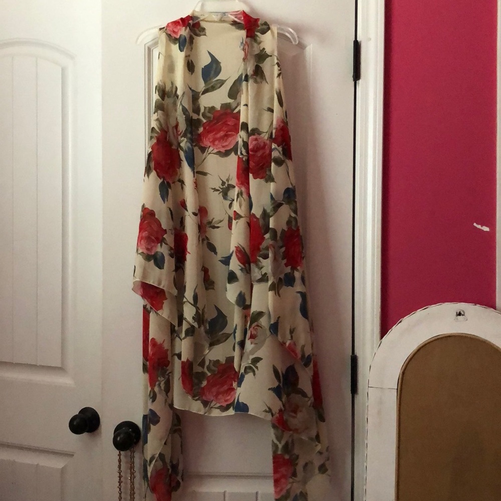 Flowy vest style kimono